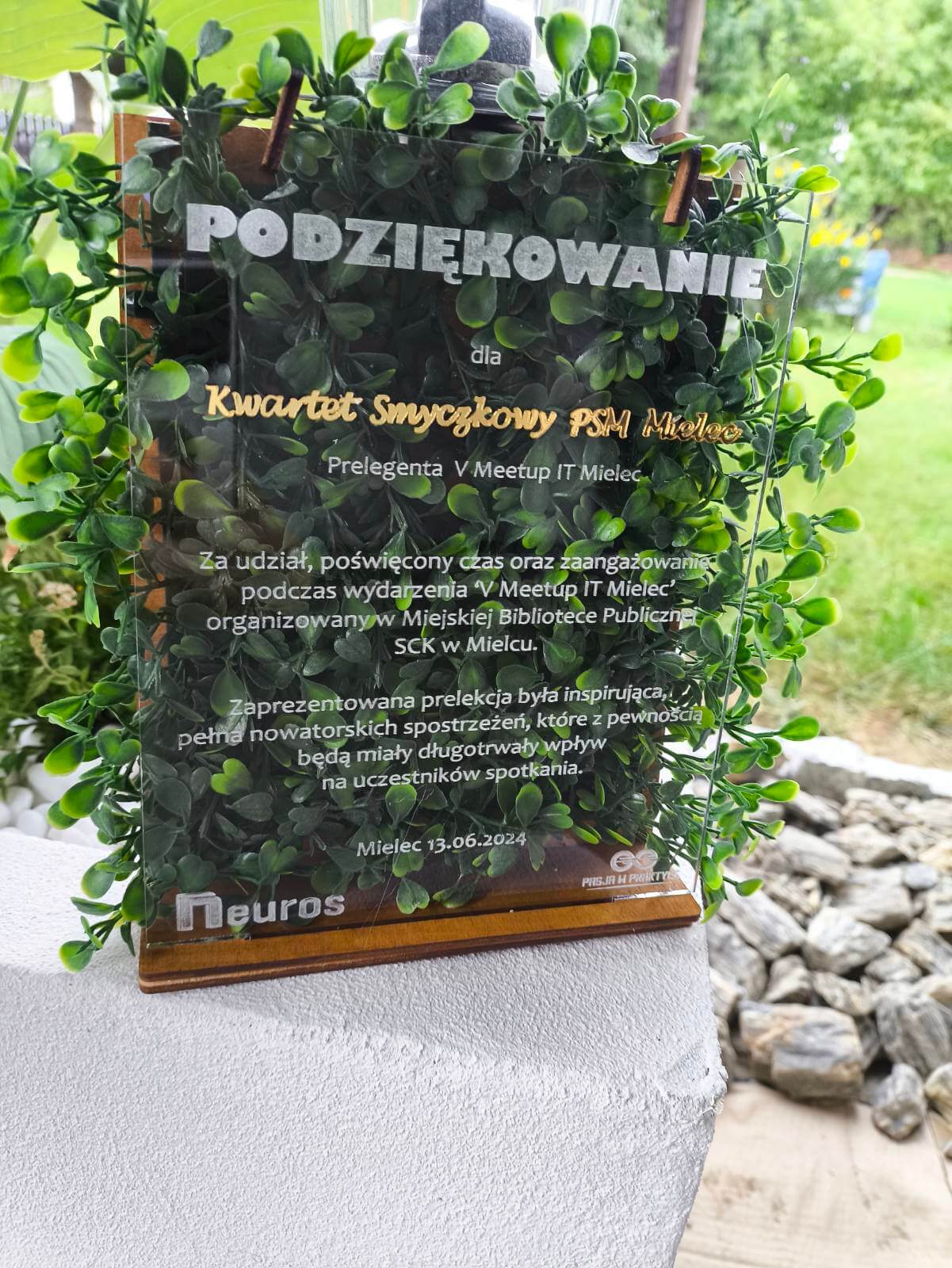 🌿 Statuetka-Eleganckie Podziękowania z Naturalnym Akcentem 🌿
