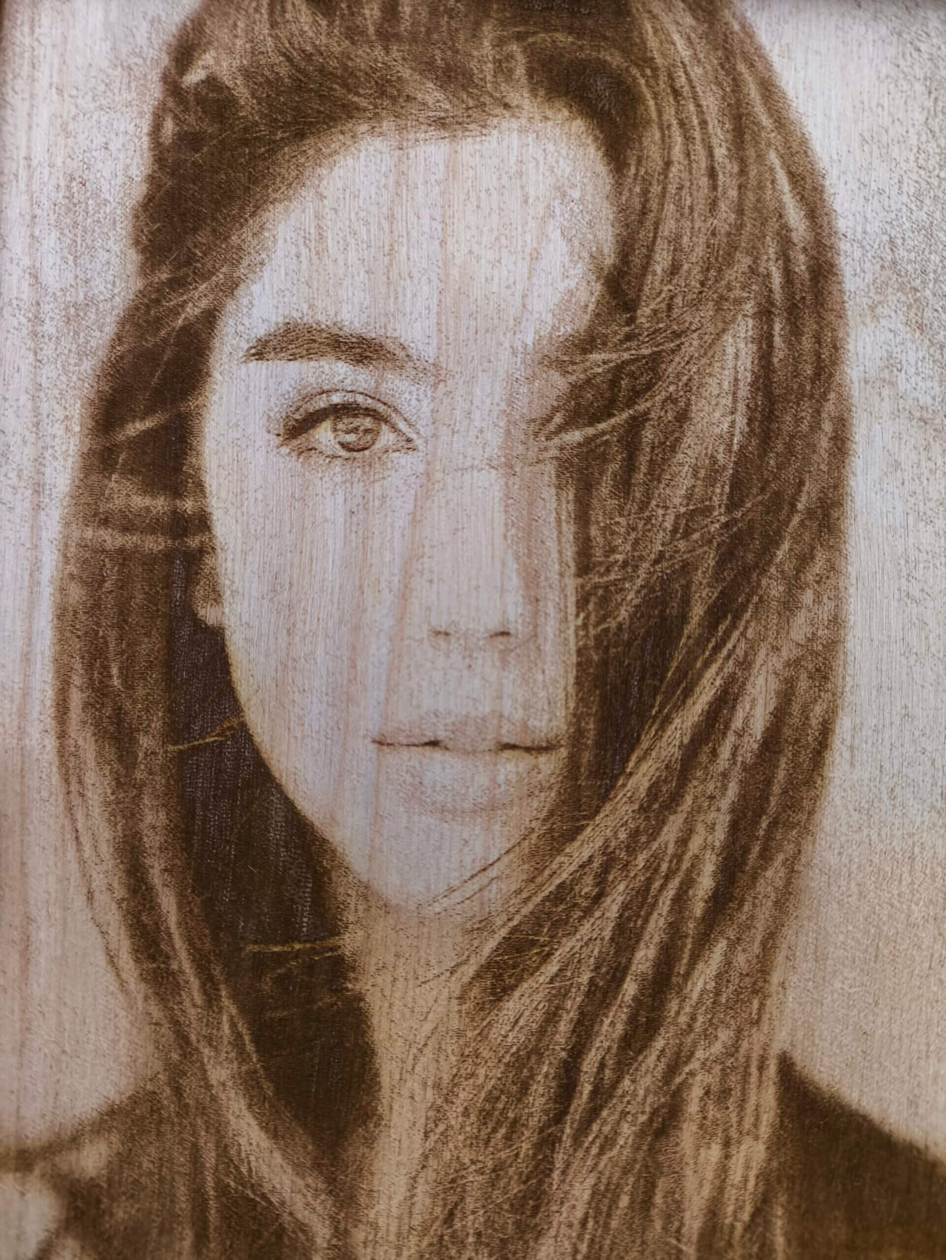 🌟 Drewniana Ramka z Grawerowanym Portretem 🌟 - obrazek 7