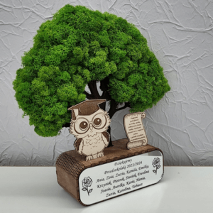 🌳 Drewniana statuetka z mchem – Sowa i Drzewo